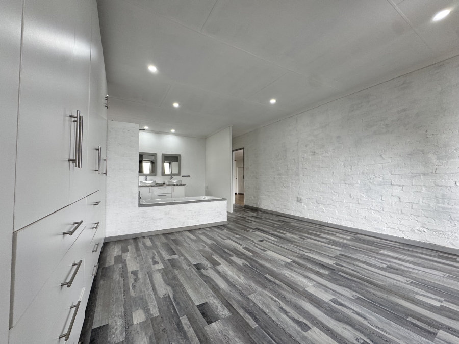 3 Bedroom Property for Sale in Wilkoppies North West